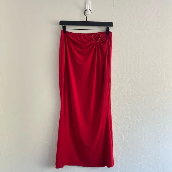 Oh Polly Sabine Mid Rise Maxi Skirt in Fire Red Heart Detail Womens Size 8 - Picture 2 of 9